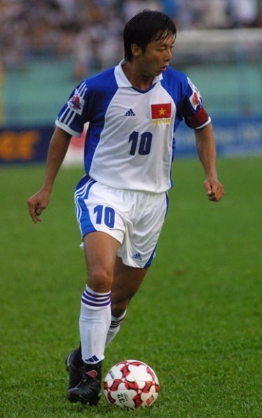 Anh là cầu thủ duy nhất của Việt Nam hiện nay từng 5 lần tham dự các kỳ Tiger Cup (nay là AFF Cup) từ năm 1996 đến 2004. Và cũng là tiền đạo Việt Nam ghi nhiều bàn thắng nhất tại các kỳ Tiger Cup và các giải đấu trong nước.
